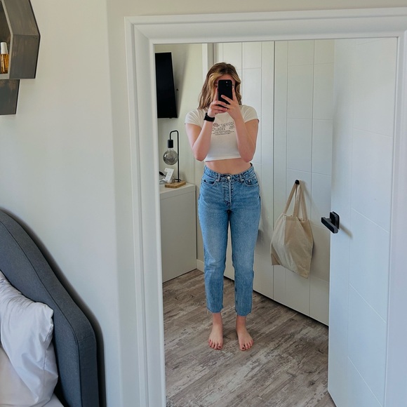 H &M Jeans - Picture 1 of 3